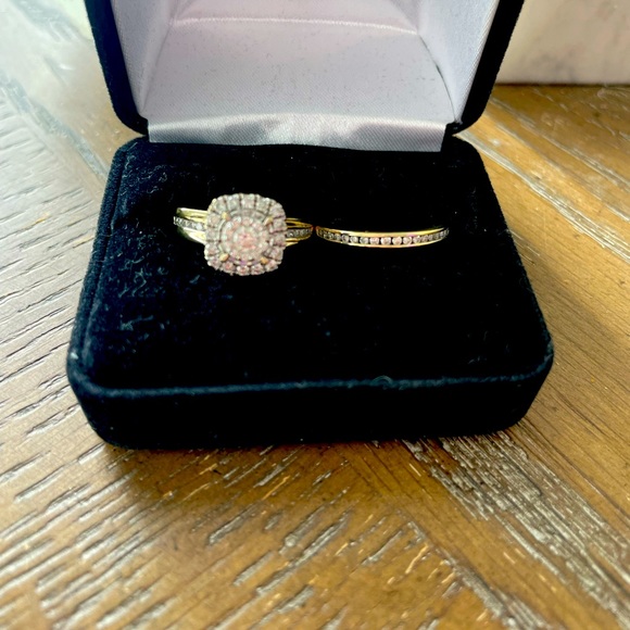 Diamond Wedding Rings - Picture 1 of 3